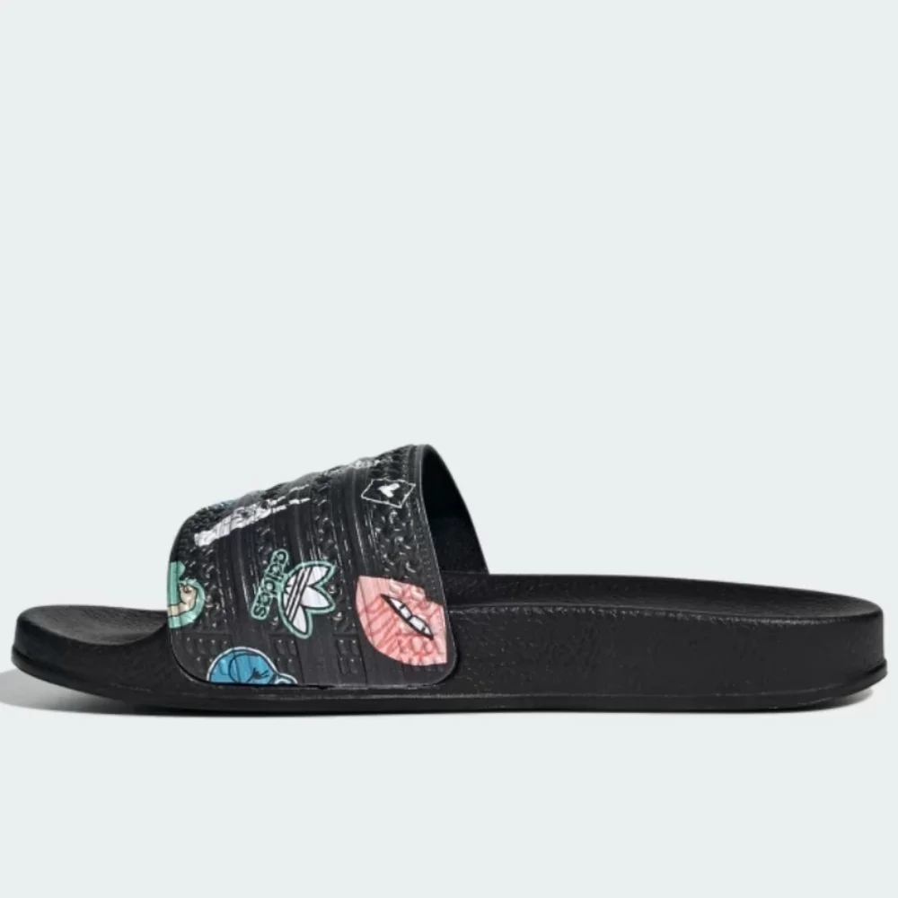 ADIDAS ADILETTE J SLIDES size 6
